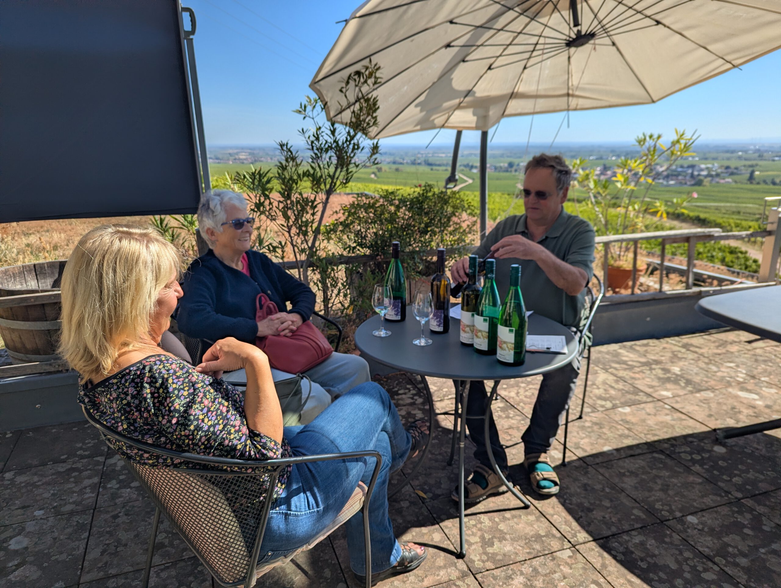 Terrasse mit Gästen